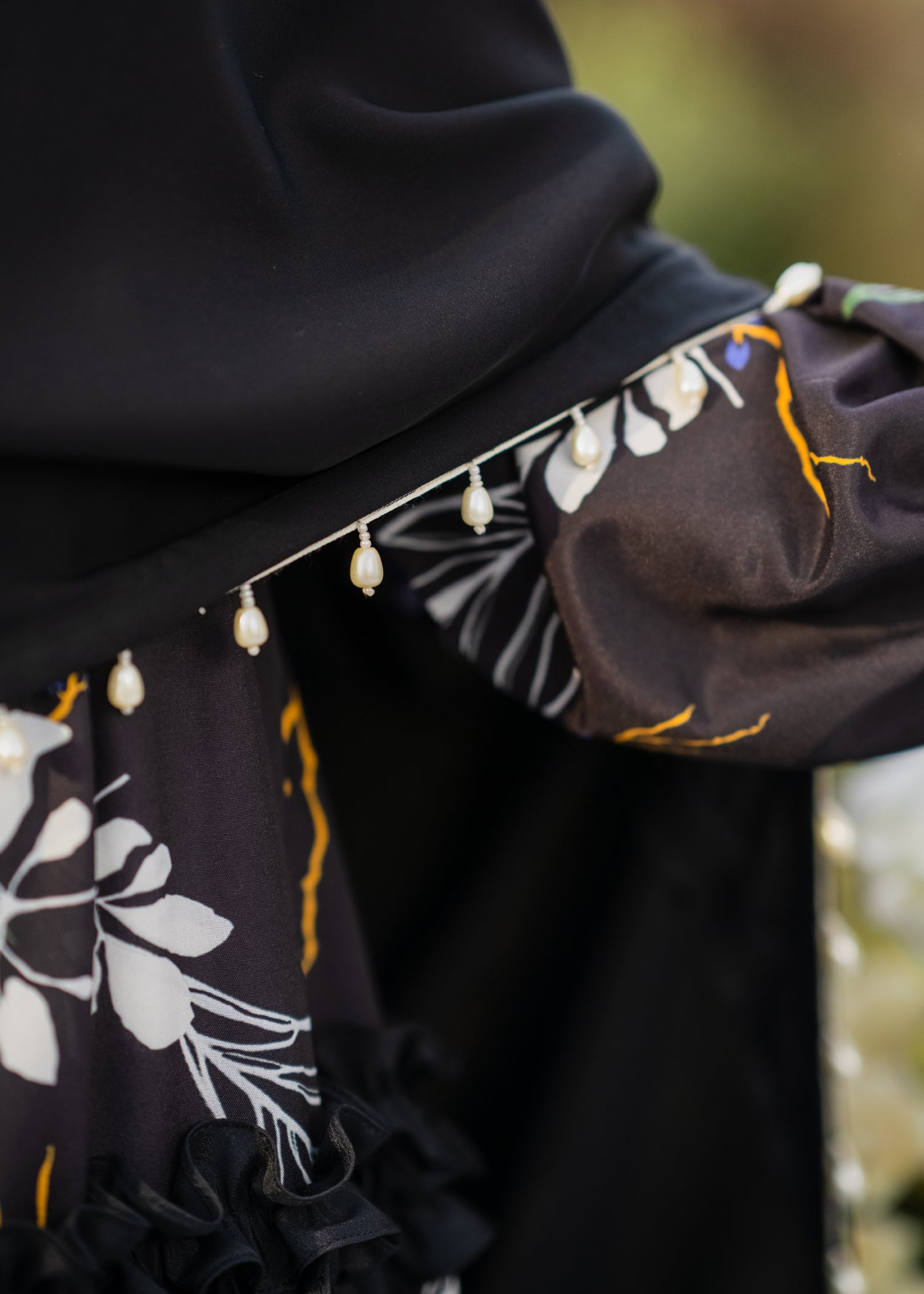 MIDNIGHT GRACE PEARL NIDA FABRIC CAPE BLACK