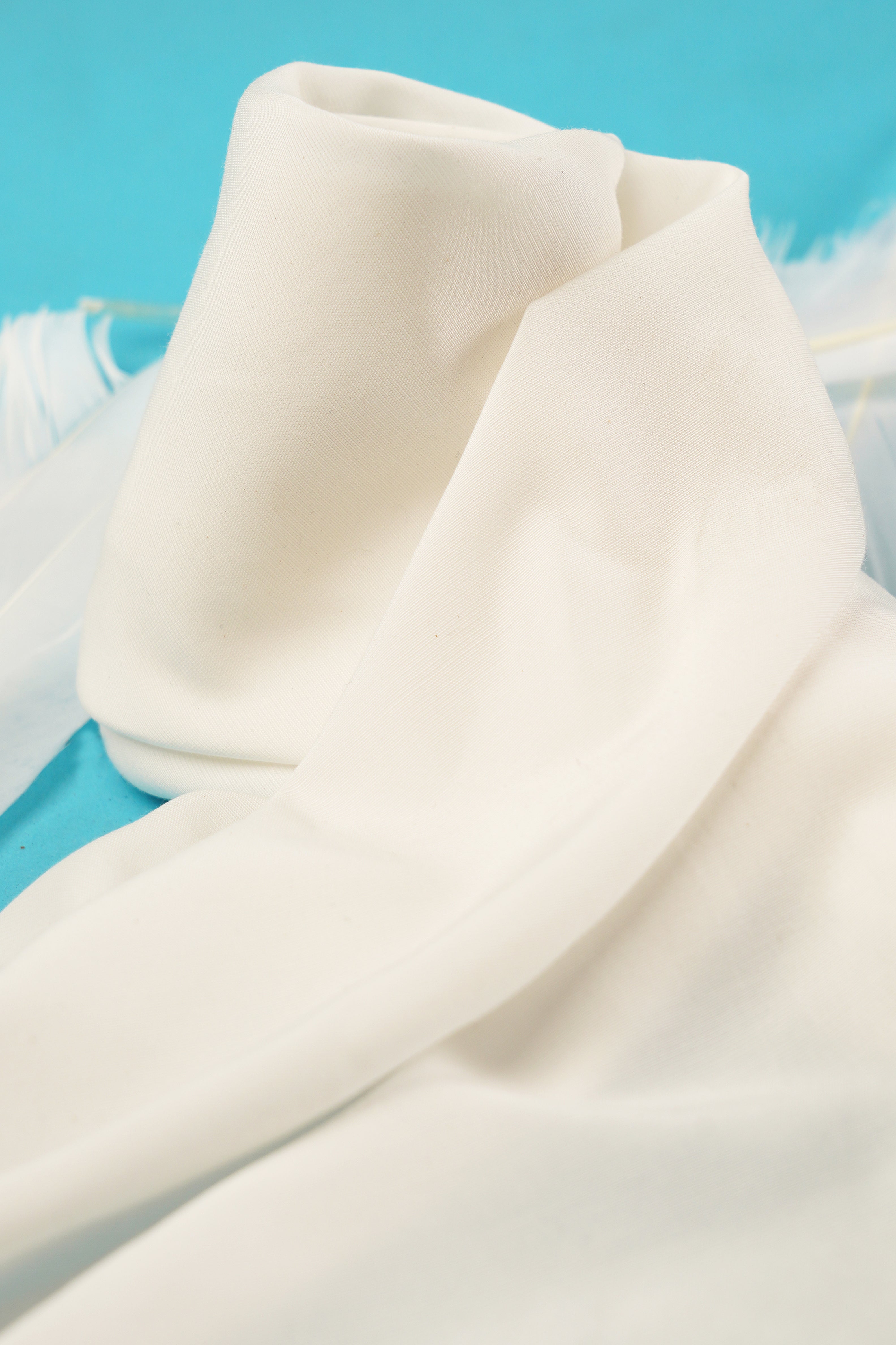Pure Elegance Classic Ivory Scarf White